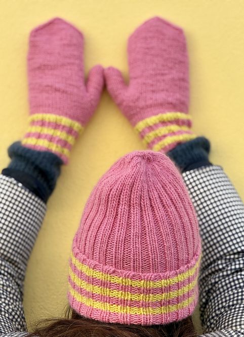 Hovedbilde Klaras sett - Lue og votter