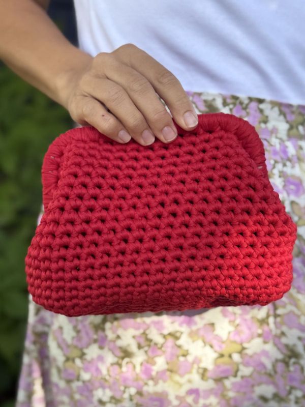 Clutch without handle