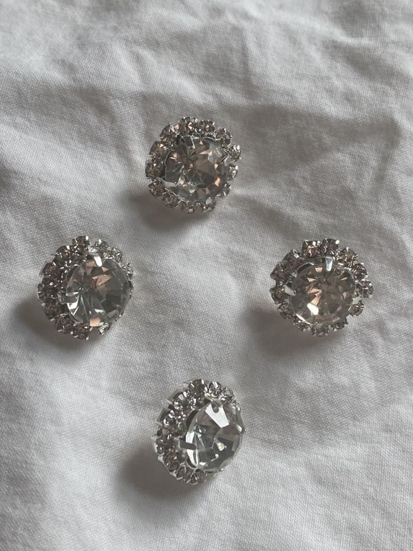 Små bling knapper