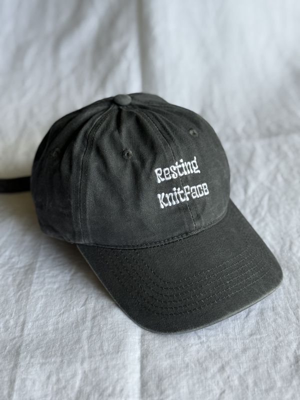 Resting Knitface - Caps - Gråbrun