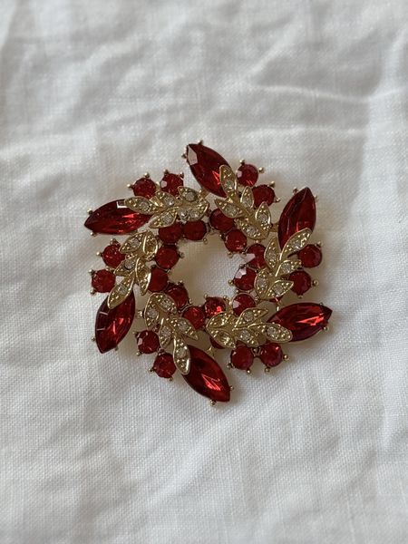 Hovedbilde Brosje - krans rød og gull